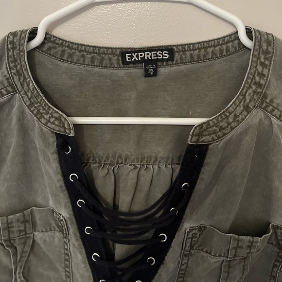 Express XS DRESS. Chambray Acid Wash Tunic Dress – - Picture 4 of 8